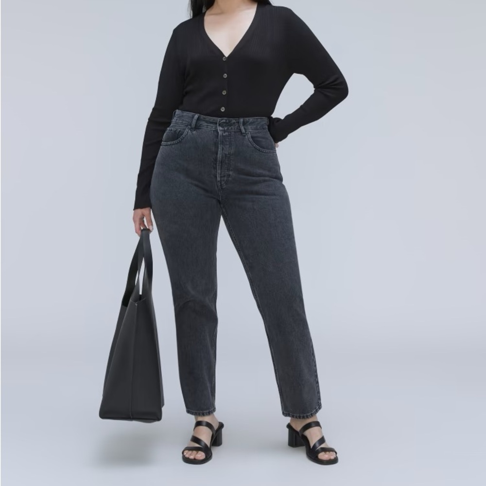 Everlane The '90s Cheeky Hourglass Jean in Washed Black 31” waist 28.5” inseam
